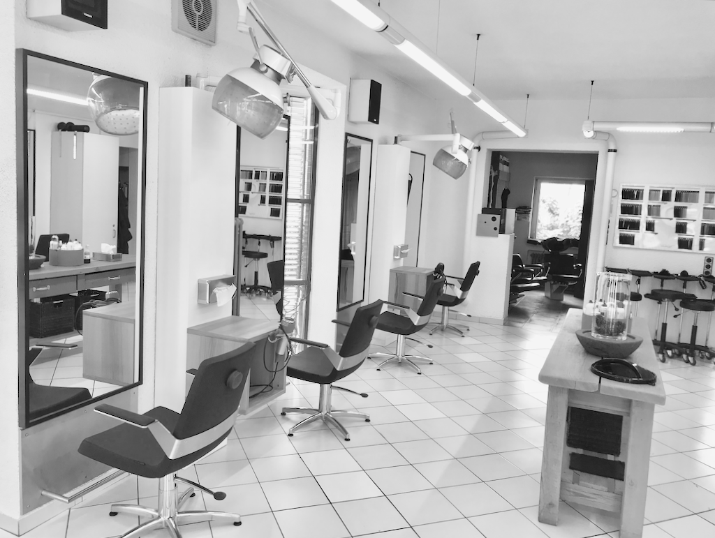 Friseur Wilhelm Salon linke Seite Laden